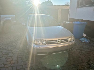 Silber Gebraucht 2003 VW Golf IV Kleinwagen | 1.400 € (Fairer Preis)