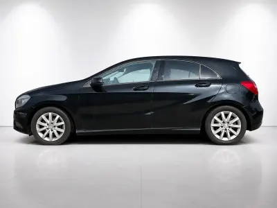 Gebraucht Mercedes A160 90 PS (66 kW) 2014 Schwarz Kleinwagen