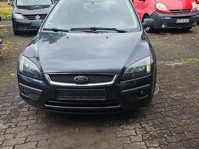 Grau Gebraucht 2006 Ford Focus Sport Limousine | 550 € (Superpreis)