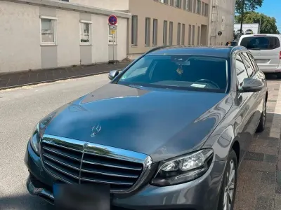 Gebraucht Mercedes E220 194 PS (142 kW) 2017 Grau Kombi