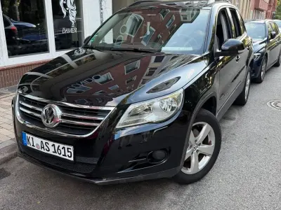 Gebraucht VW Tiguan 122 PS (89 kW) 2010 Schwarz SUV