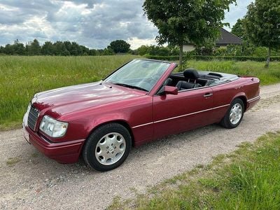Gebraucht Mercedes E320 220 PS (161 kW) 1994 Rot Cabrio