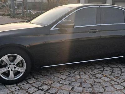Schwarz Gebraucht 2016 Mercedes E220 Limousine | 22.500 € (Etwas zu teuer)