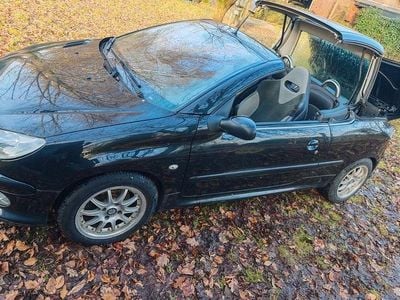 Gebraucht Peugeot 206 CC Sport 109 PS (80 kW) 2005 Schwarz Cabrio
