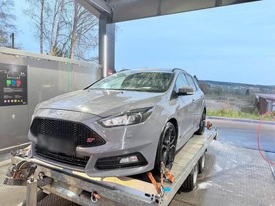 Usata Ford Focus ST 185 CV (136 kW) 2017 Grigio Station wagon