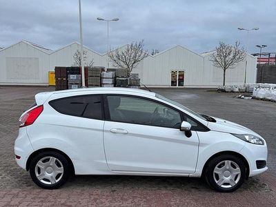Weiß Gebraucht 2013 Ford Fiesta Trend Kleinwagen | 3.900 €