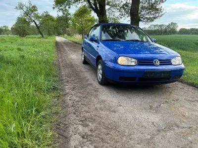 Używany VW Golf Conceptline 101 KM (74 kW) 1999 Niebieski Kabriolet