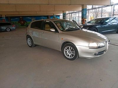 Gebraucht Alfa Romeo 147 105 PS (77 kW) 2004 Grau Kleinwagen