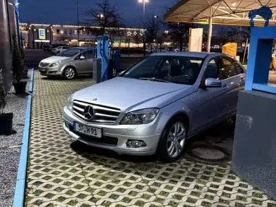 Gebraucht Mercedes C180 Avantgarde 156 PS (114 kW) 2008 Schwarz Limousine