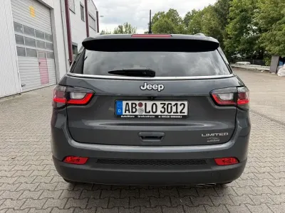 Käytetty Jeep Compass Limited 150 HP (110 kW) 2021 Harmaa Katumaasturi