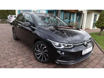 Gebraucht VW Golf VIII Style 150 PS (110 kW) 2020 Deep black perleffekt (metallic) Limousine
