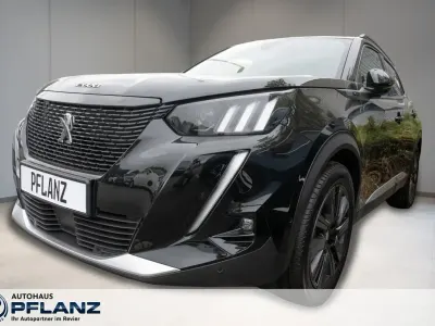 Gebraucht Peugeot e-2008 GT 100 kW (136 PS) 2022 Schwarz SUV