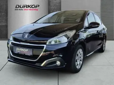 Gebraucht Peugeot 208 Active 82 PS (60 kW) 2017 Blau Kleinwagen