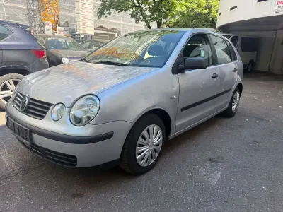 Gebraucht VW Polo Comfortline 54 PS (39 kW) 2004 Silber Kleinwagen