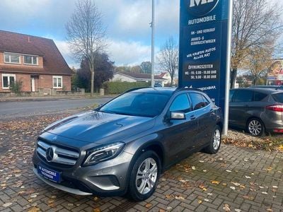 Grau Gebraucht 2015 Mercedes GLA220 SUV | 13.500 € (Fairer Preis)