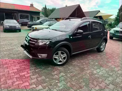 Gebraucht Dacia Sandero Stepway Ambiance 90 PS (66 kW) 2015 Schwarz Limousine