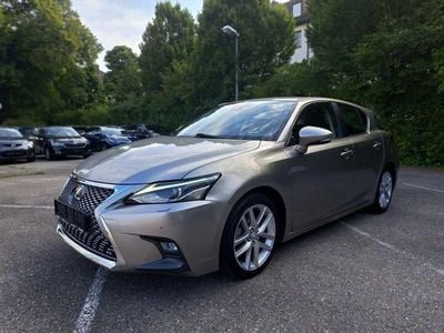 Lexus CT200h