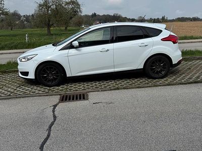 Używany Ford Focus 105 KM (77 kW) 2017 Biały Kombi