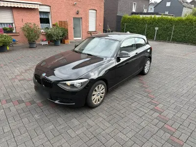 Gebraucht BMW 114 102 PS (75 kW) 2013 Schwarz Kleinwagen