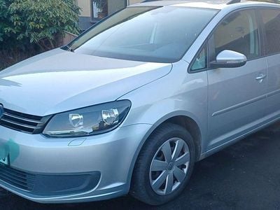 Gebraucht VW Touran Comfortline 140 PS (102 kW) 2013 Silber Van / Kleinbus