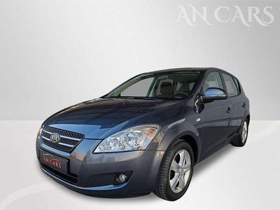 Gebraucht Kia Ceed Vision 109 PS (80 kW) 2010 Piston grey metallic Kleinwagen