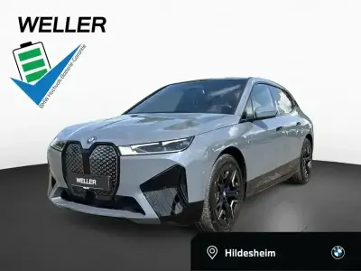 Gebraucht BMW iX Sport Line 384 kW (523 PS) 2024 Storm bay metallic (grau) SUV
