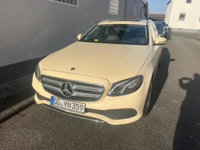 Gebraucht Mercedes E200 150 PS (110 kW) 2017 Gelb Limousine