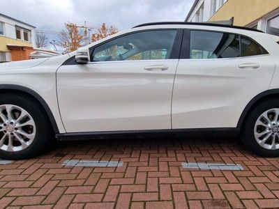 gebraucht Mercedes GLA180 GLA 7G-DCT Style