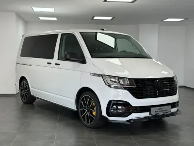 Gebraucht VW Multivan Family 150 PS (110 kW) 2022 Candyweiss Van / Kleinbus
