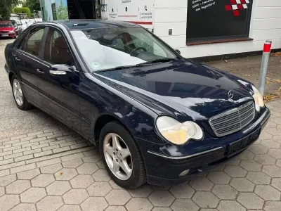 Gebraucht Mercedes C200 122 PS (89 kW) 2005 Blau Limousine