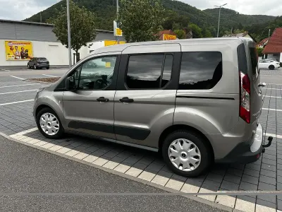 Gebraucht Ford Tourneo Connect Ambiente 101 PS (74 kW) 2018 Gold Van / Kleinbus