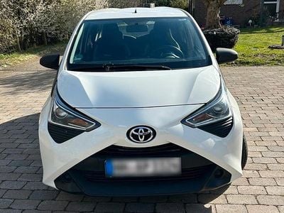 Gebraucht Toyota Aygo 72 PS (52 kW) 2020 Weiß Kleinwagen