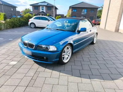 Gebraucht BMW 320 Cabriolet 170 PS (125 kW) 2001 Blau Cabrio
