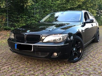 BMW 745