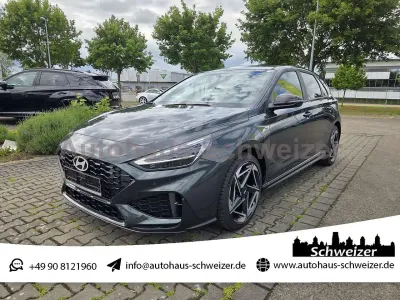 Neu Hyundai i30 GO! 150 PS (110 kW) 2026 Cypress green Limousine