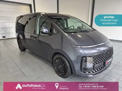 Gebraucht Hyundai Staria Signature 177 PS (130 kW) 2023 Grau Van / Kleinbus