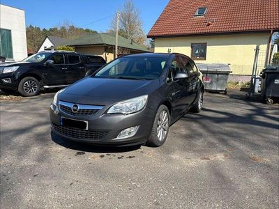 Gebraucht Opel Astra 110 PS (80 kW) 2011 Grau Kombi