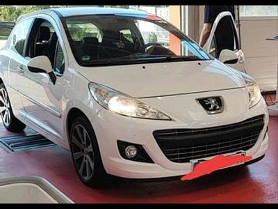 Gebraucht Peugeot 207 156 PS (114 kW) 2011 Weiß Coupé