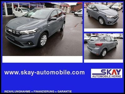 Grau Gebraucht 2024 Dacia Sandero Expression Limousine | 14.999 € (Guter Preis)