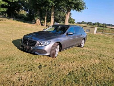 Mercedes E200
