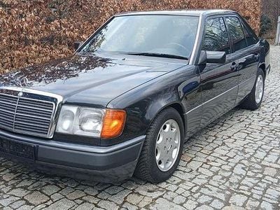 Gebraucht Mercedes 220 150 PS (110 kW) 1993 Schwarz Limousine