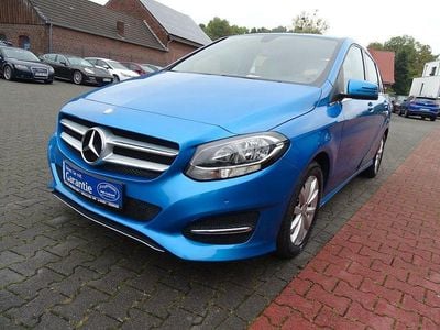 Gebraucht Mercedes B200 156 PS (114 kW) 2015 Blau Van / Kleinbus