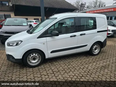 Używany Ford Tourneo Courier 101 KM (74 kW) 2020 Biały Minivan