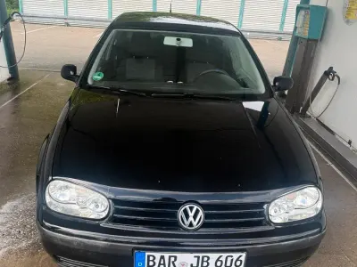Gebraucht VW Golf IV 105 PS (77 kW) 2000 Schwarz Kleinwagen
