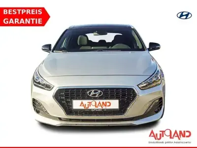 Gebraucht Hyundai i30 Passion Plus 140 PS (102 kW) 2019 Silber Limousine