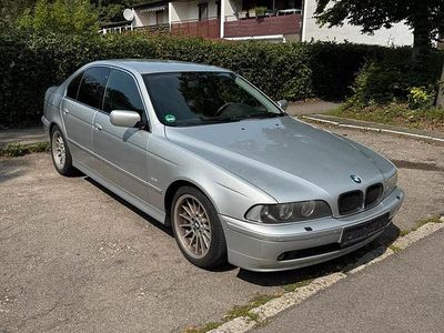 BMW 525