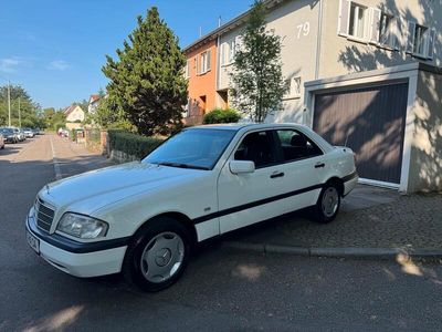 Mercedes C180
