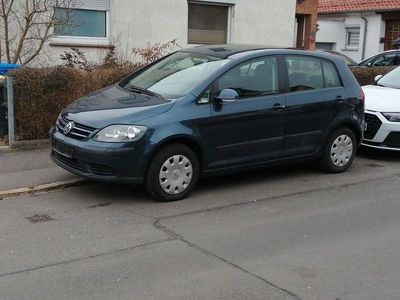 Usata VW Golf IV Trendline 105 CV (77 kW) 2005 Blu Berlina
