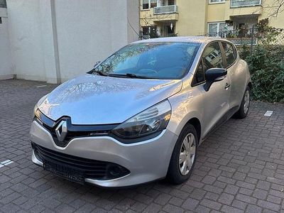 Silber Gebraucht 2015 Renault Clio IV Authentique Kleinwagen | 3.700 € (Fairer Preis)