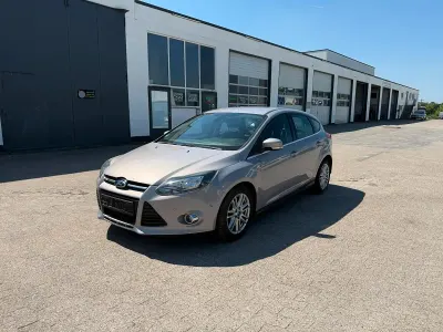 Gebraucht Ford Focus Titanium 116 PS (85 kW) 2013 Silber Limousine